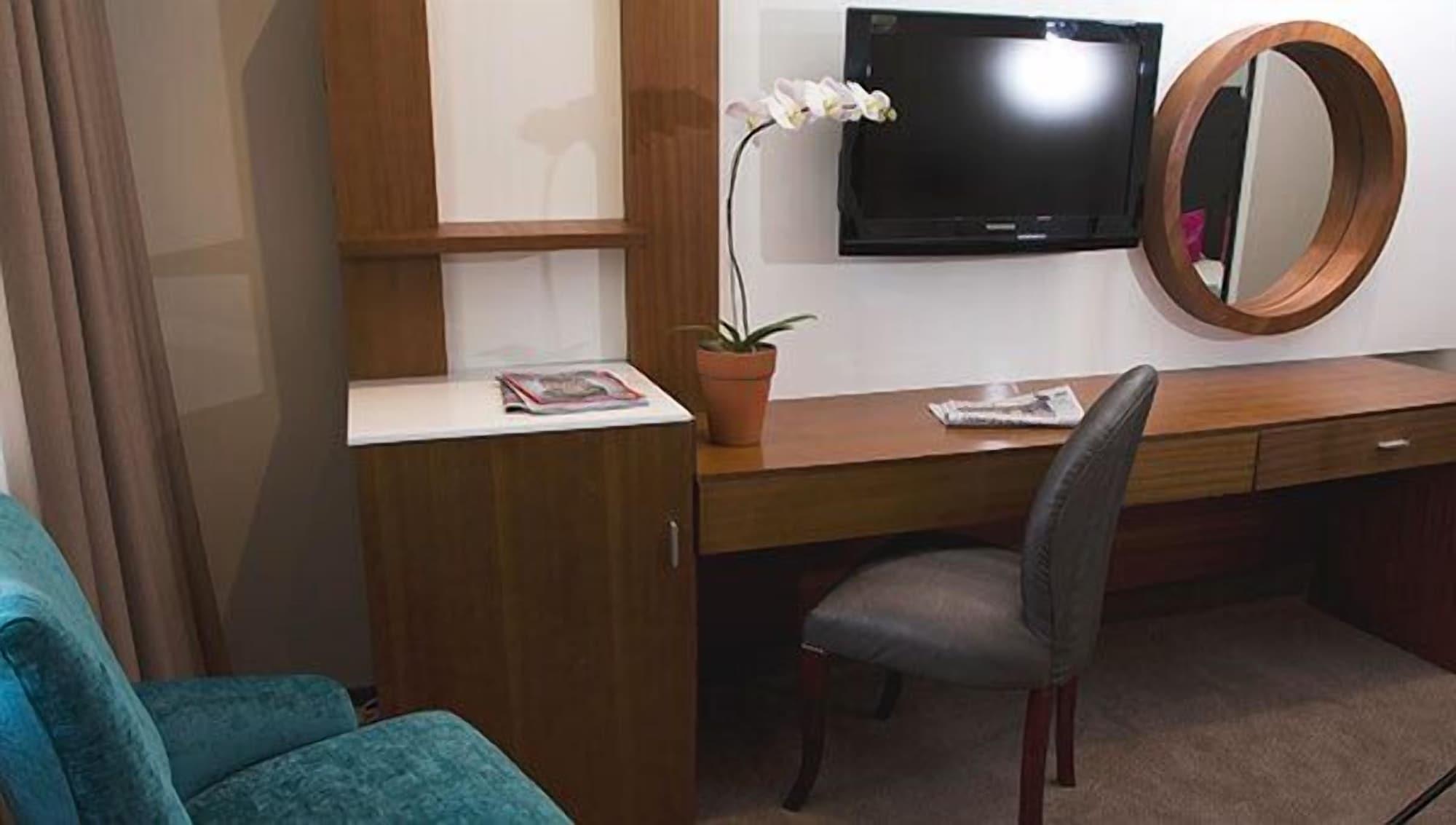 Hotel Apollo 3*
